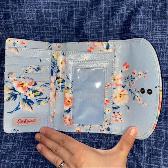 ‼️2/$25‼️Cath Kidston brand new wallet & pouch set - Picture 3 of 8